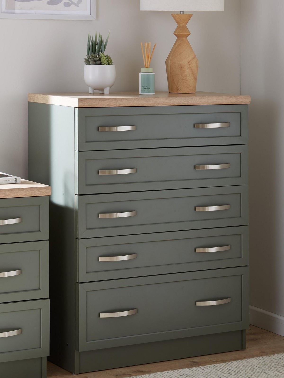 Camberley Graduated 5 Drawer Chest Wood Effect Modern